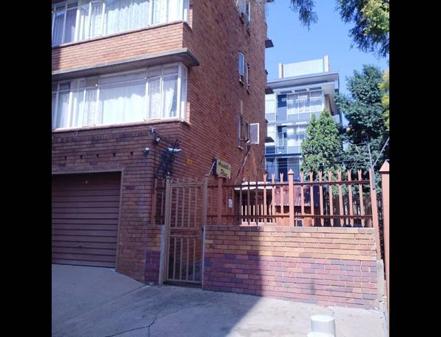 2 BEDROOM APARTMENT FOR SALE IN SUNNYSIDE